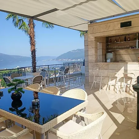 Eden Apartments Tivat Exterior photo
